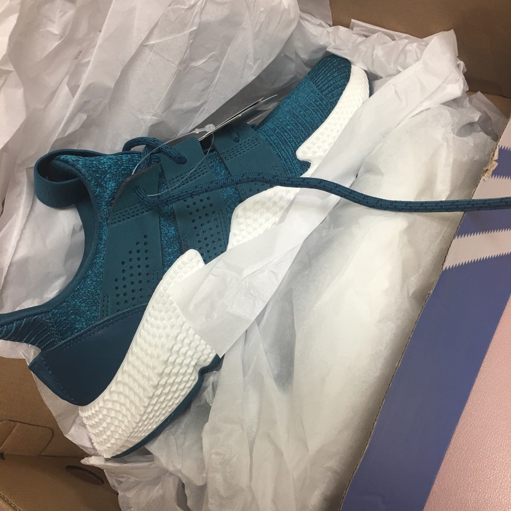 Shoes - Picture 5 of 6
